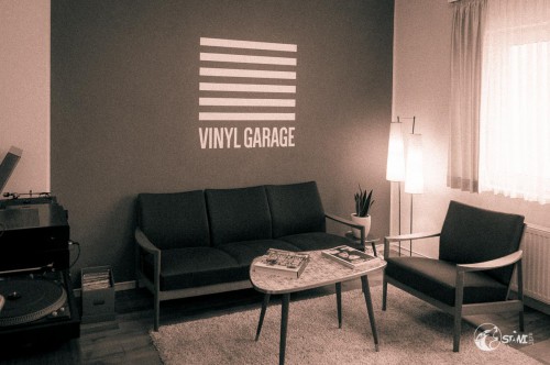 Wohnzimmer in der Vinyl Garage